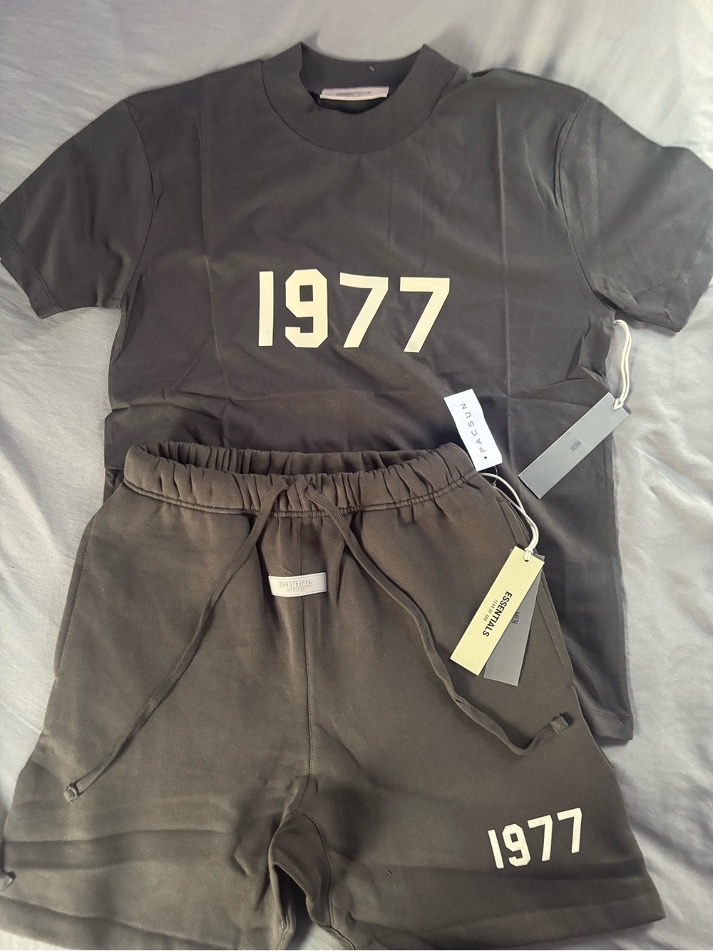 1977 Essentials Tee & Shorts Set - Olive